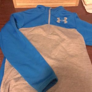 Under armour pullover Youth large sold